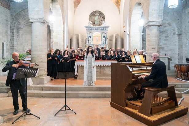 concerto d'organi nella chiesa
