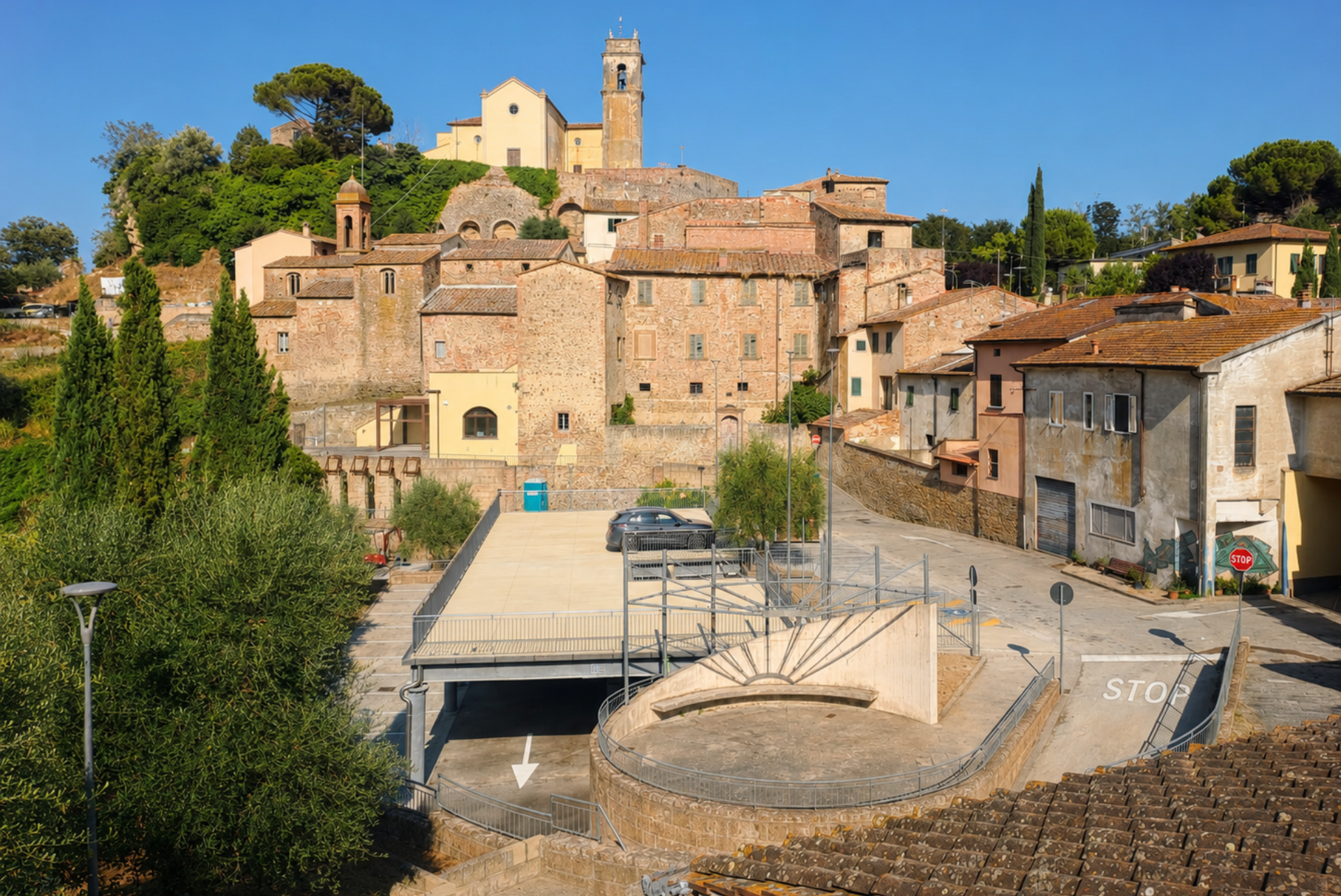 La copertura del nuovo parcheggio di Legoli