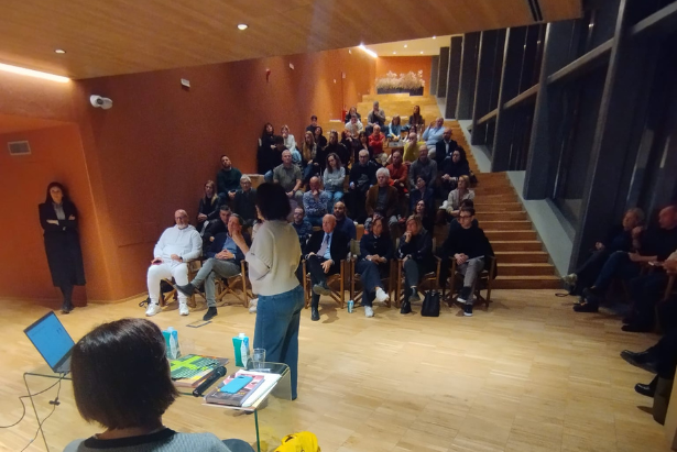 Il pubblico all'incontro con il Touring Club al Palazzo Senza Tempo